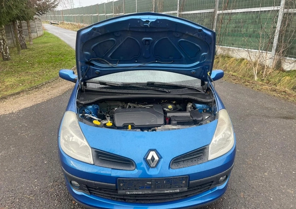 Renault Clio cena 6900 przebieg: 225000, rok produkcji 2006 z Brwinów małe 154